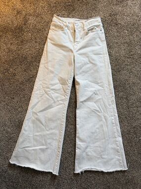 Frame Denim Off-White Wide-Leg Jeans with Raw Hem